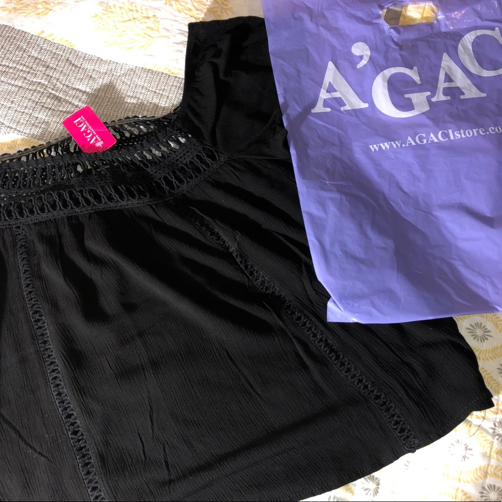 *BRAND NEW* A’gaci black off the shoulder top